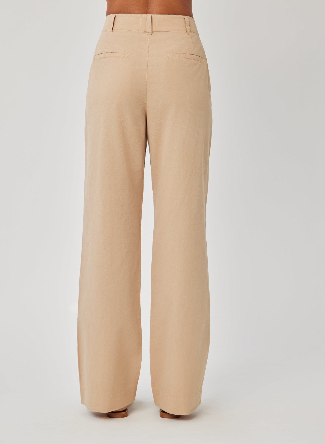 Bella Dahl Single Pleat Trouser - Kona KhakiBottoms