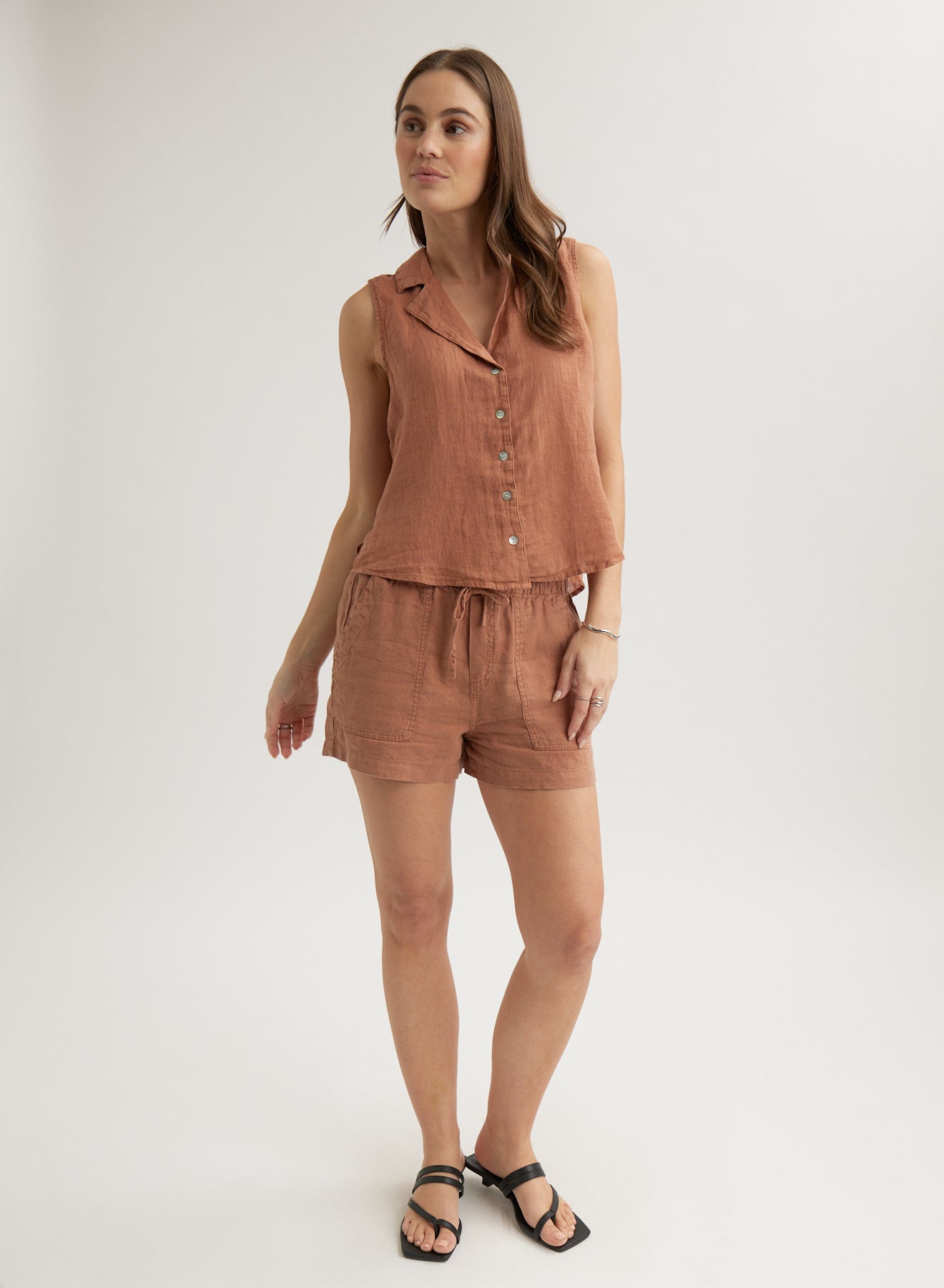 Bella DahlSleeveless Notch Collar Button Down - Terracotta BrownTops