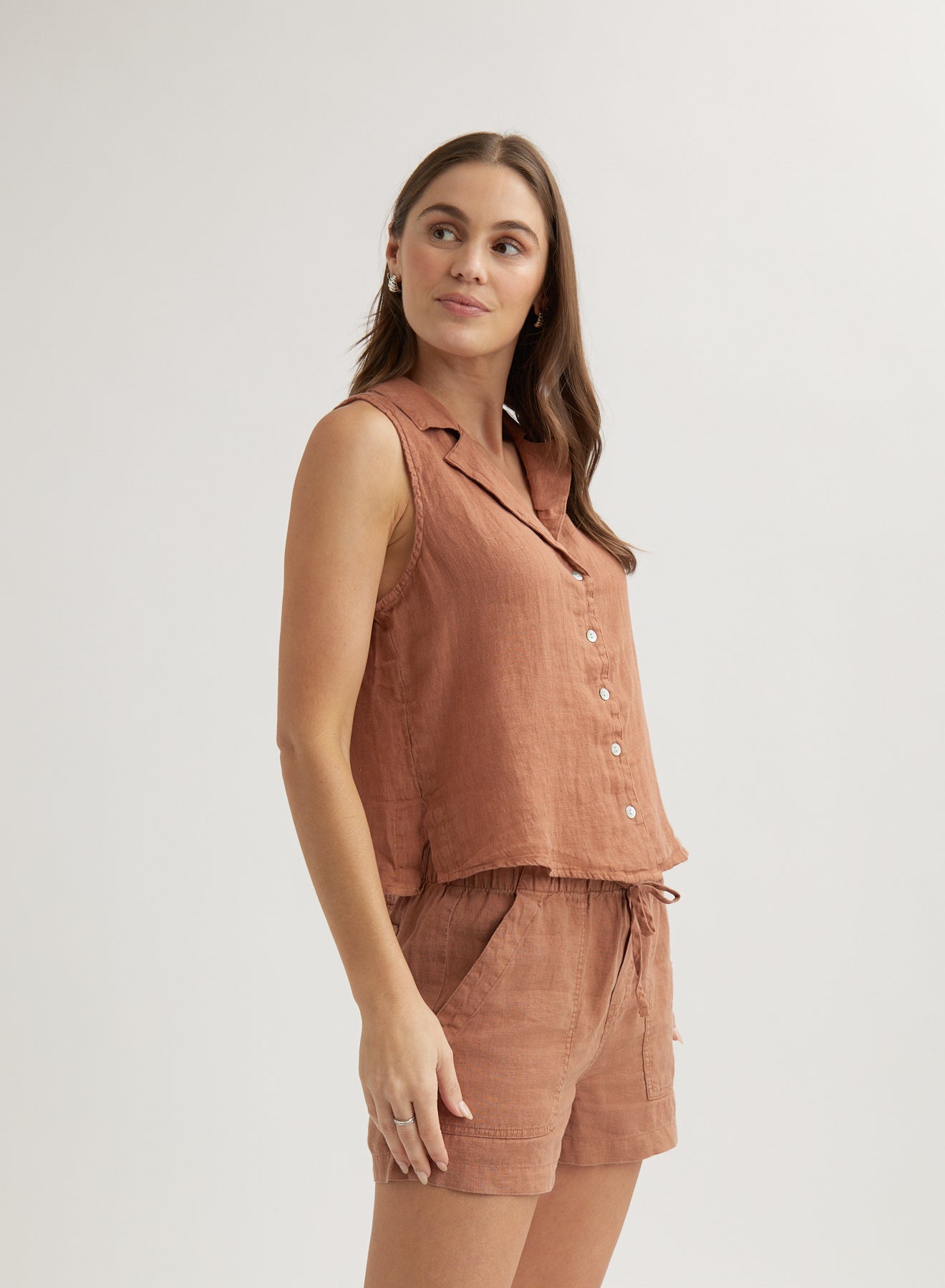 Bella DahlSleeveless Notch Collar Button Down - Terracotta BrownTops