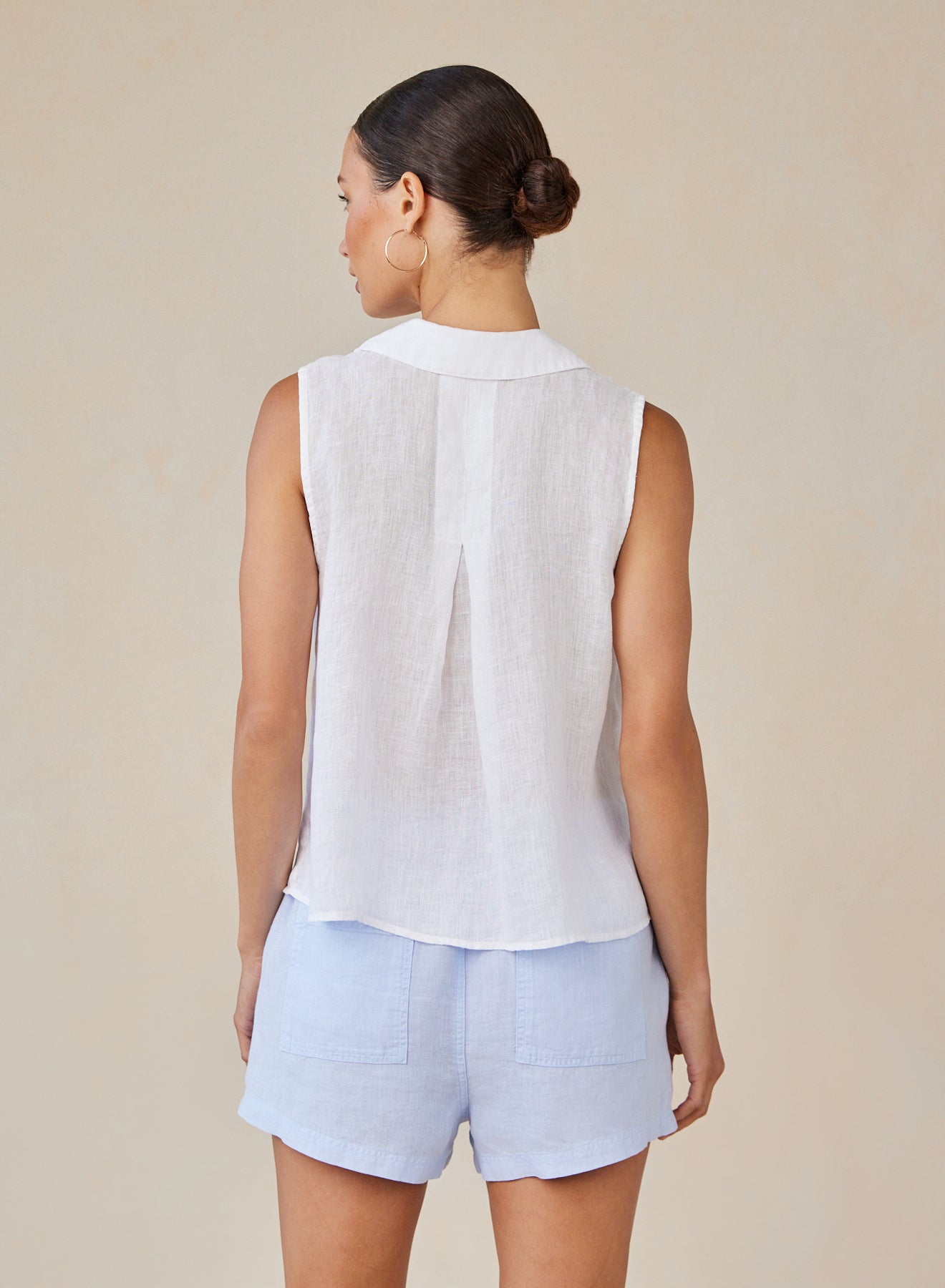 Bella DahlSleeveless Notch Collar Button Down - WhiteTops