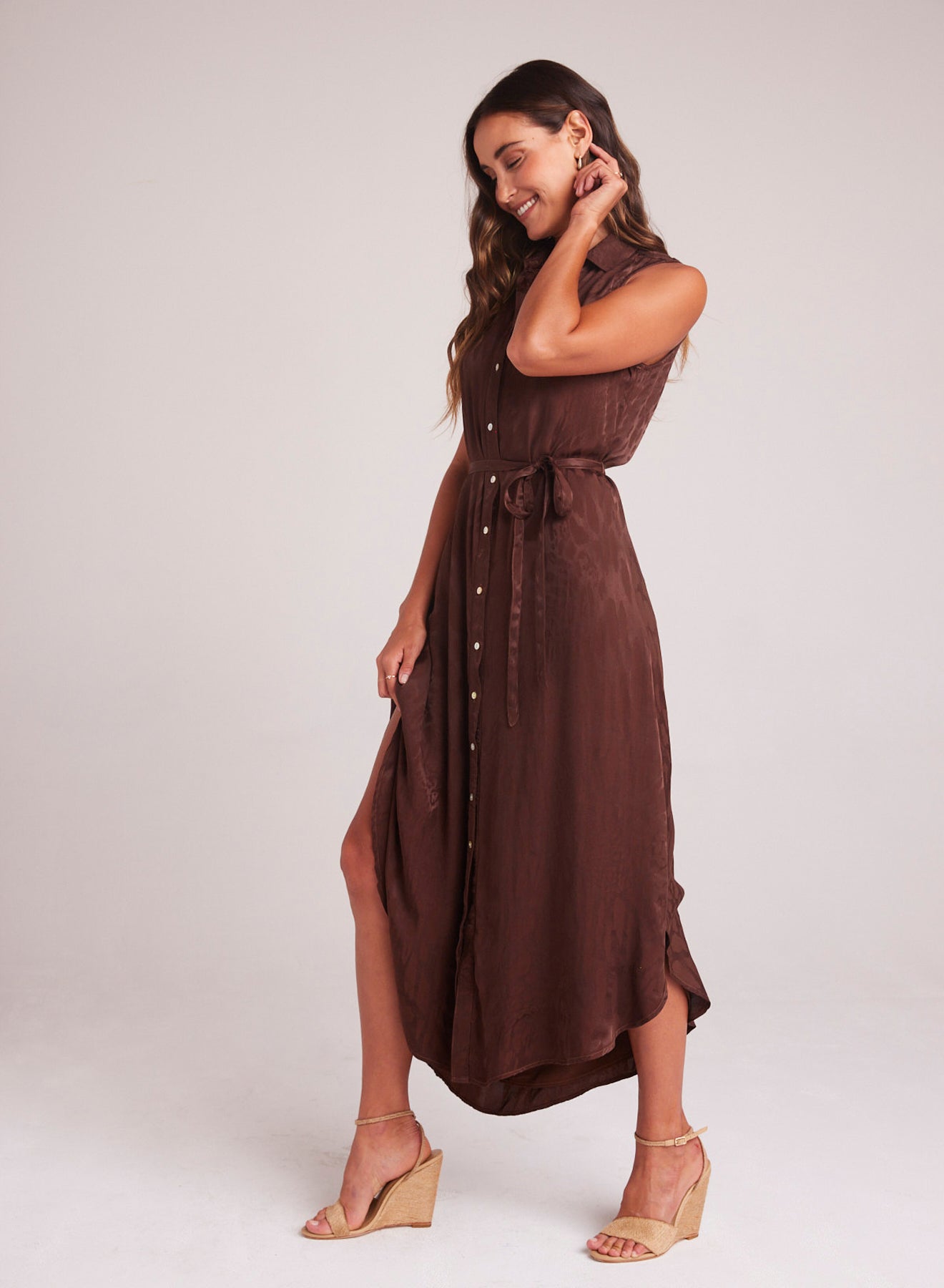 Bella DahlSleeveless Shirred Maxi Dress - Café NoirDresses