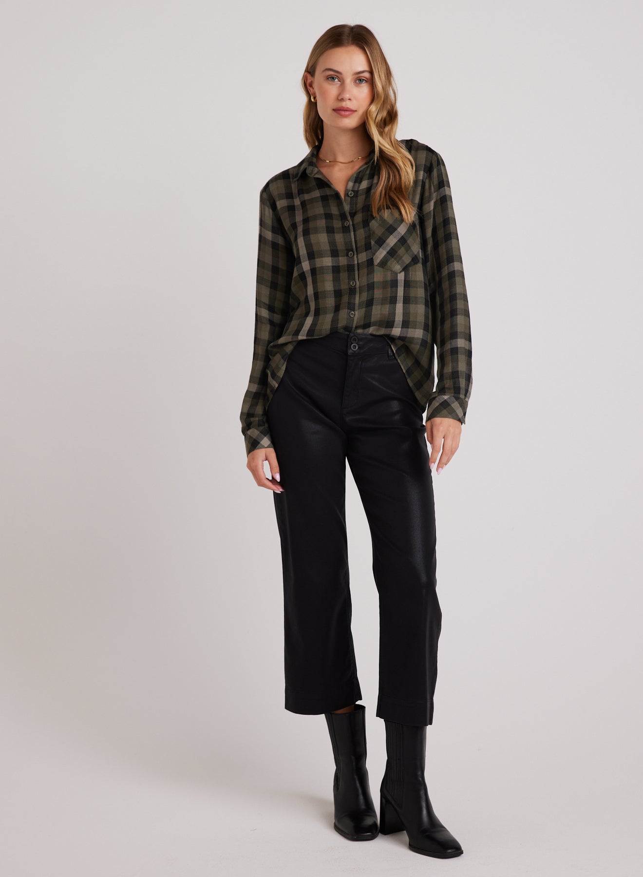 Bella DahlSlouchy Pocket Button Down - Olive PlaidTops