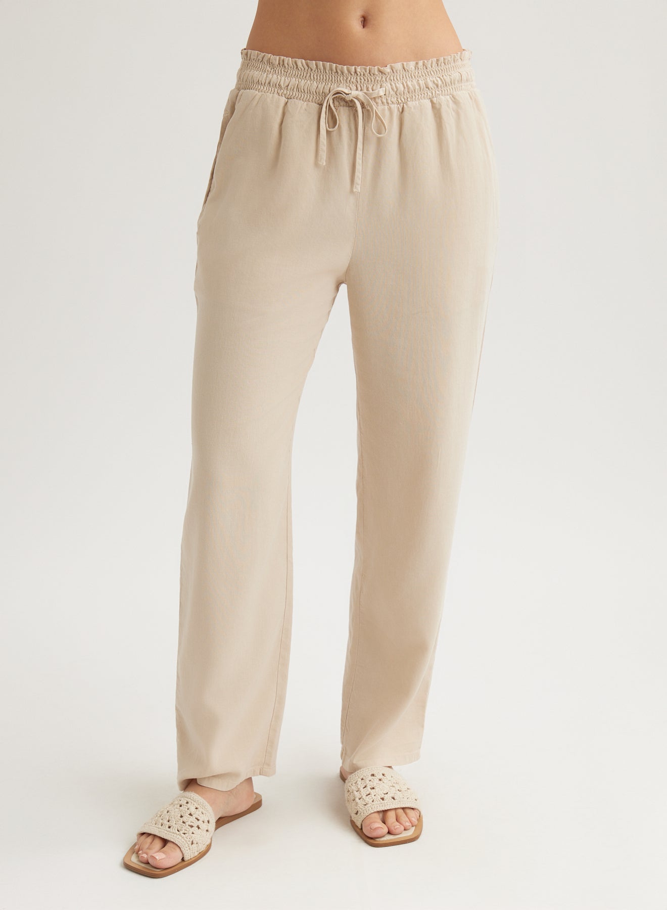 Bella DahlSmocked Waist Trousers - Linen SandBottoms