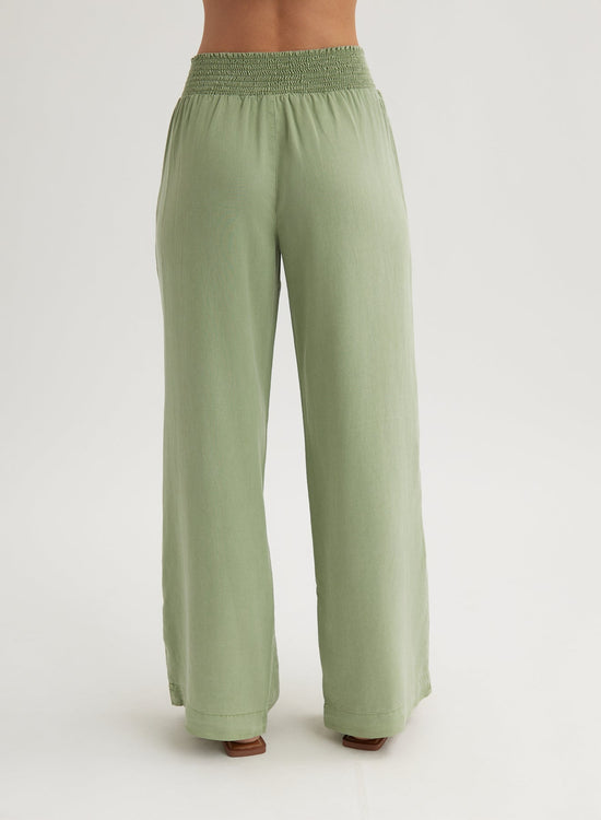 Bella DahlSmocked Waist Wide Leg Pant - Olive GroveBottoms