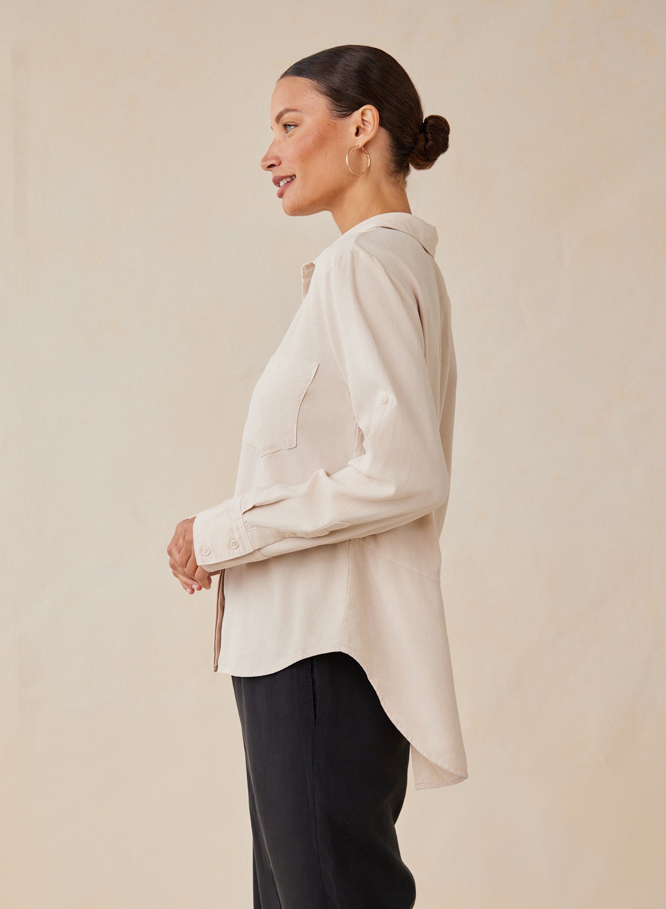 Bella DahlSplit Back Button Down - Linen SandTops