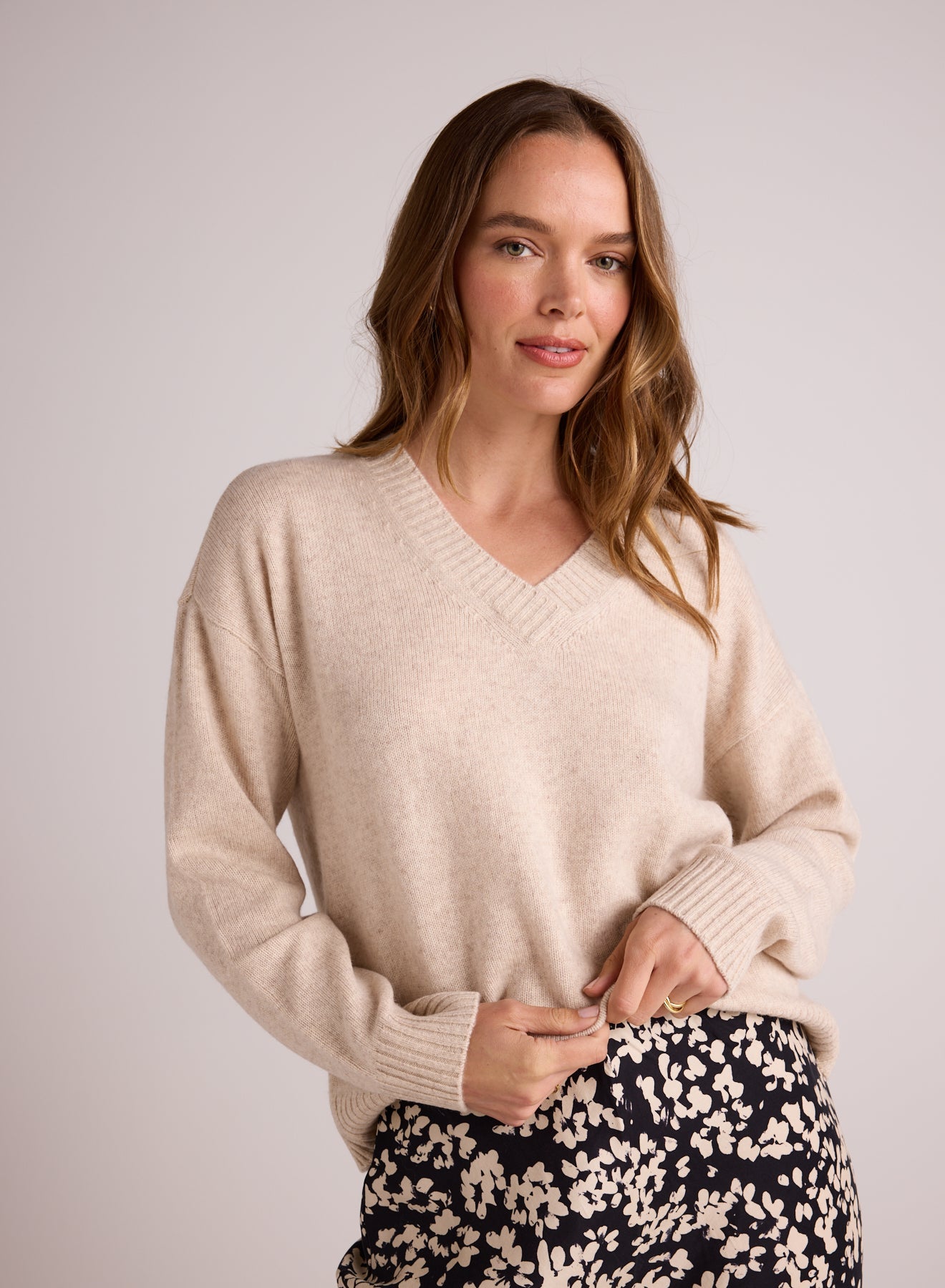 Bella DahlV - Neck Sweater - Ivory OatSweaters