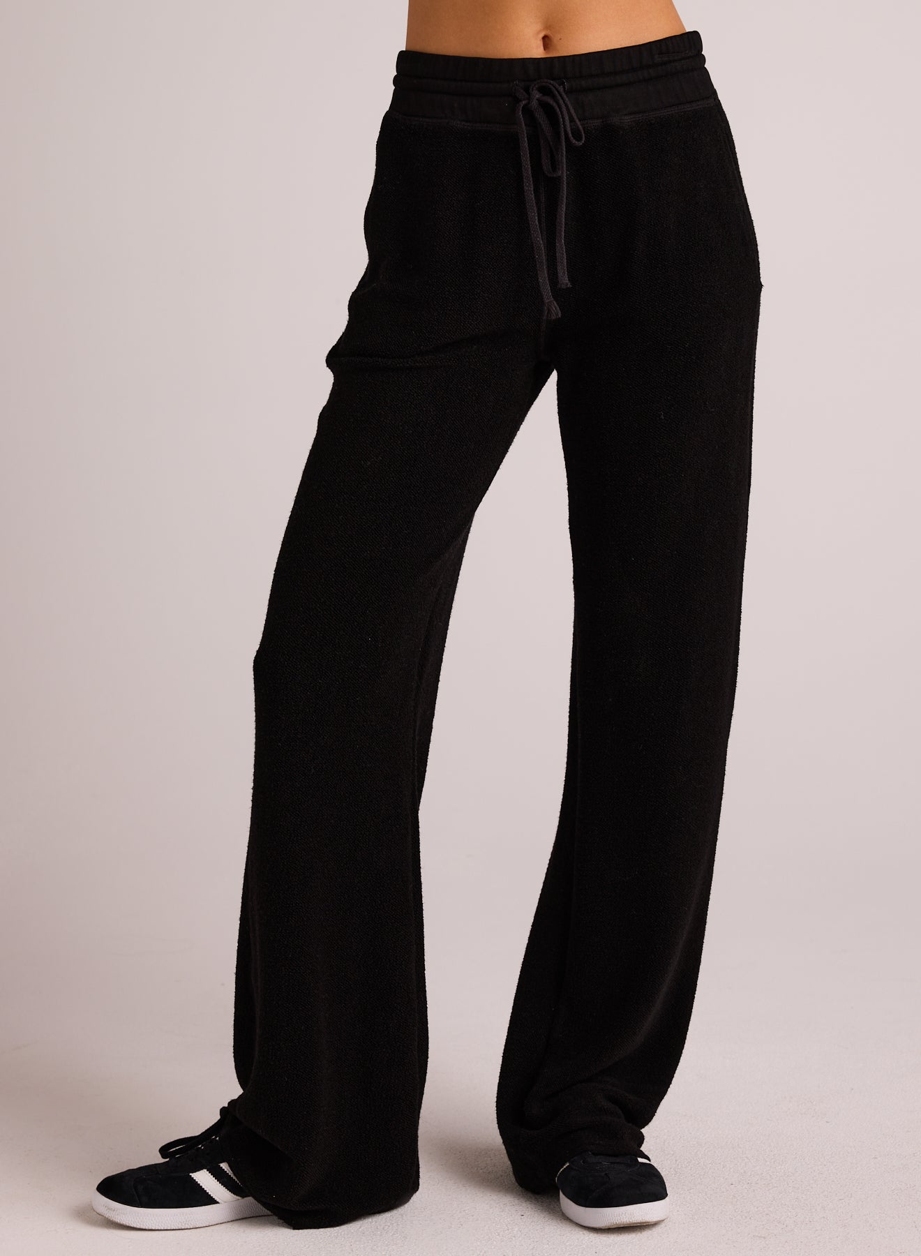 Bella DahlWide Leg Sweatpant - BlackBottoms