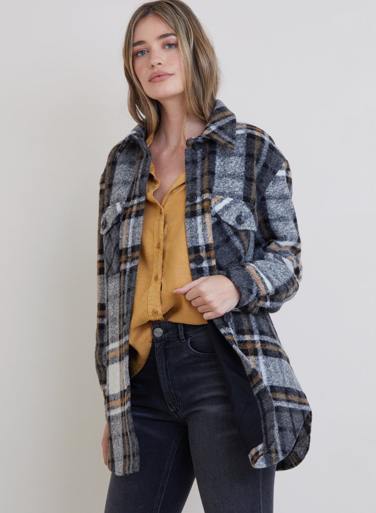 Bella DahlTopanga Belted Shacket - Golden Honey PlaidSweaters & Jackets