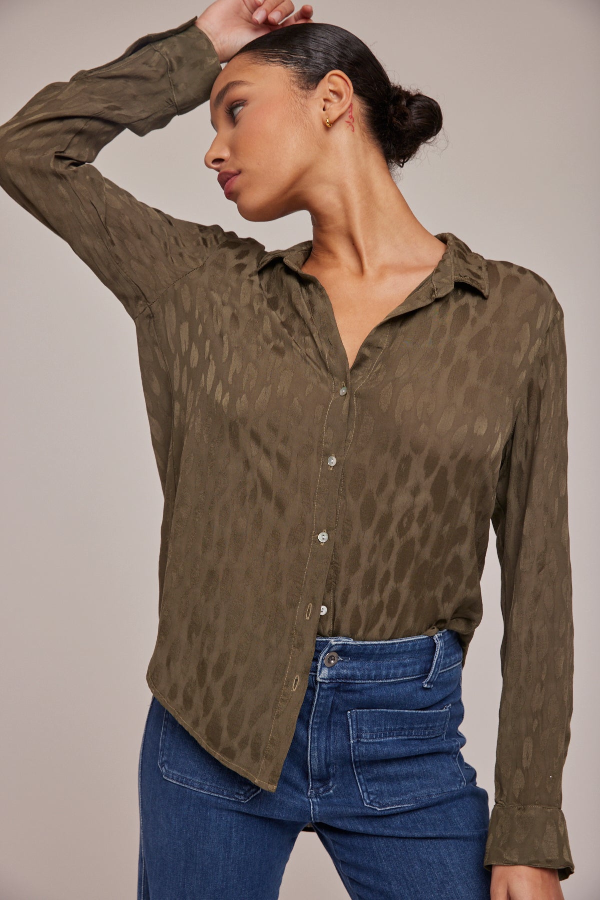 Bella DahlFlowy Button Down - Herb GreenTops