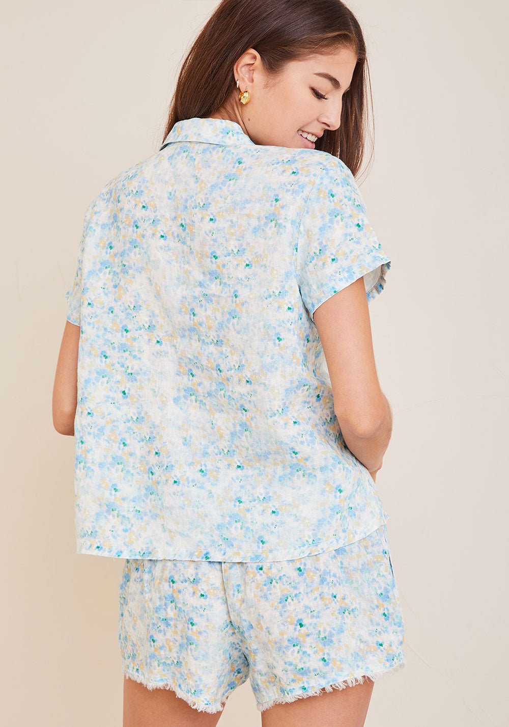 Bella DahlFray Hem Short - Blue Floral PrintBottoms