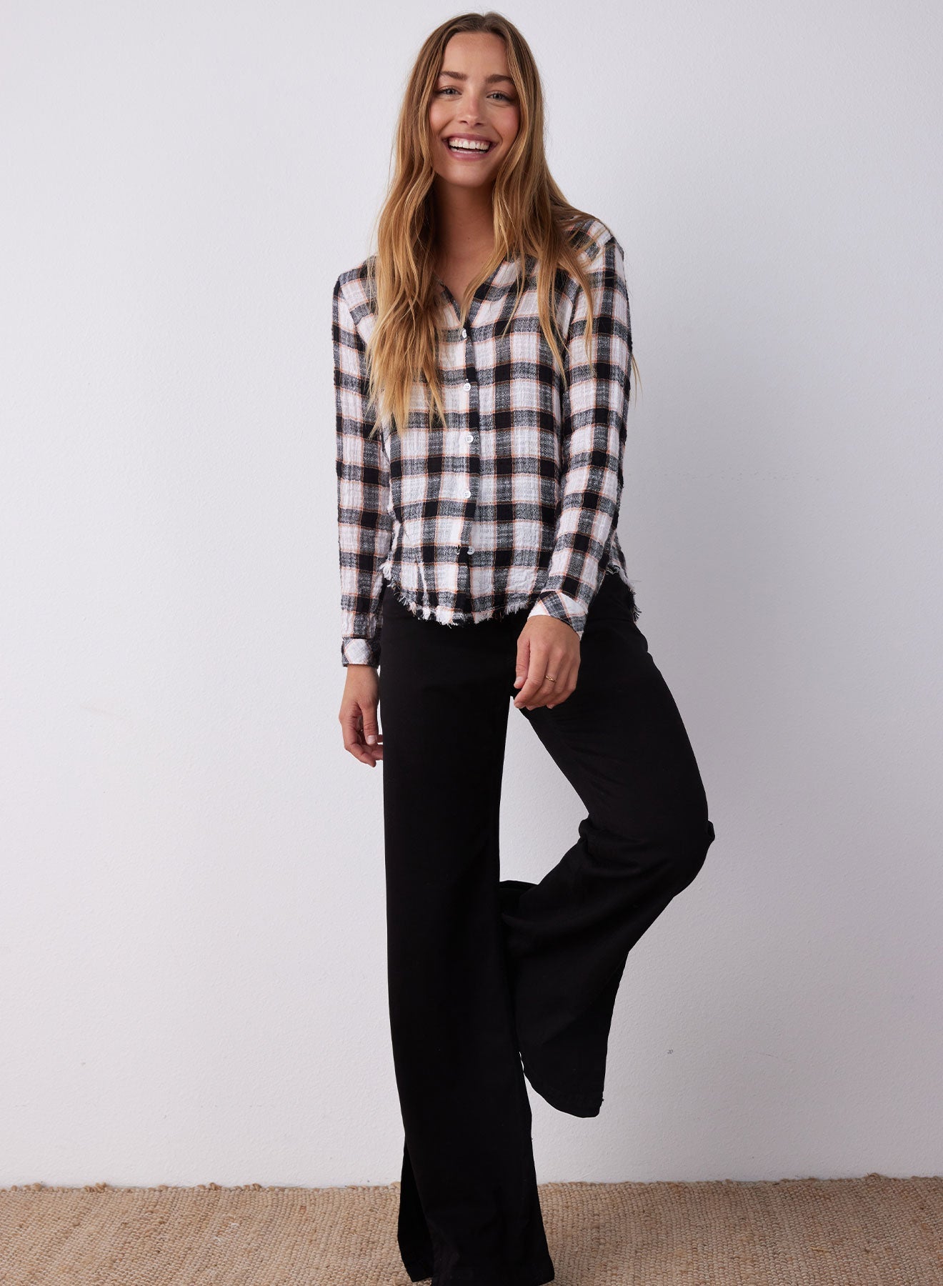 Bella DahlFrayed Hem Button Down - Black & White CheckTops