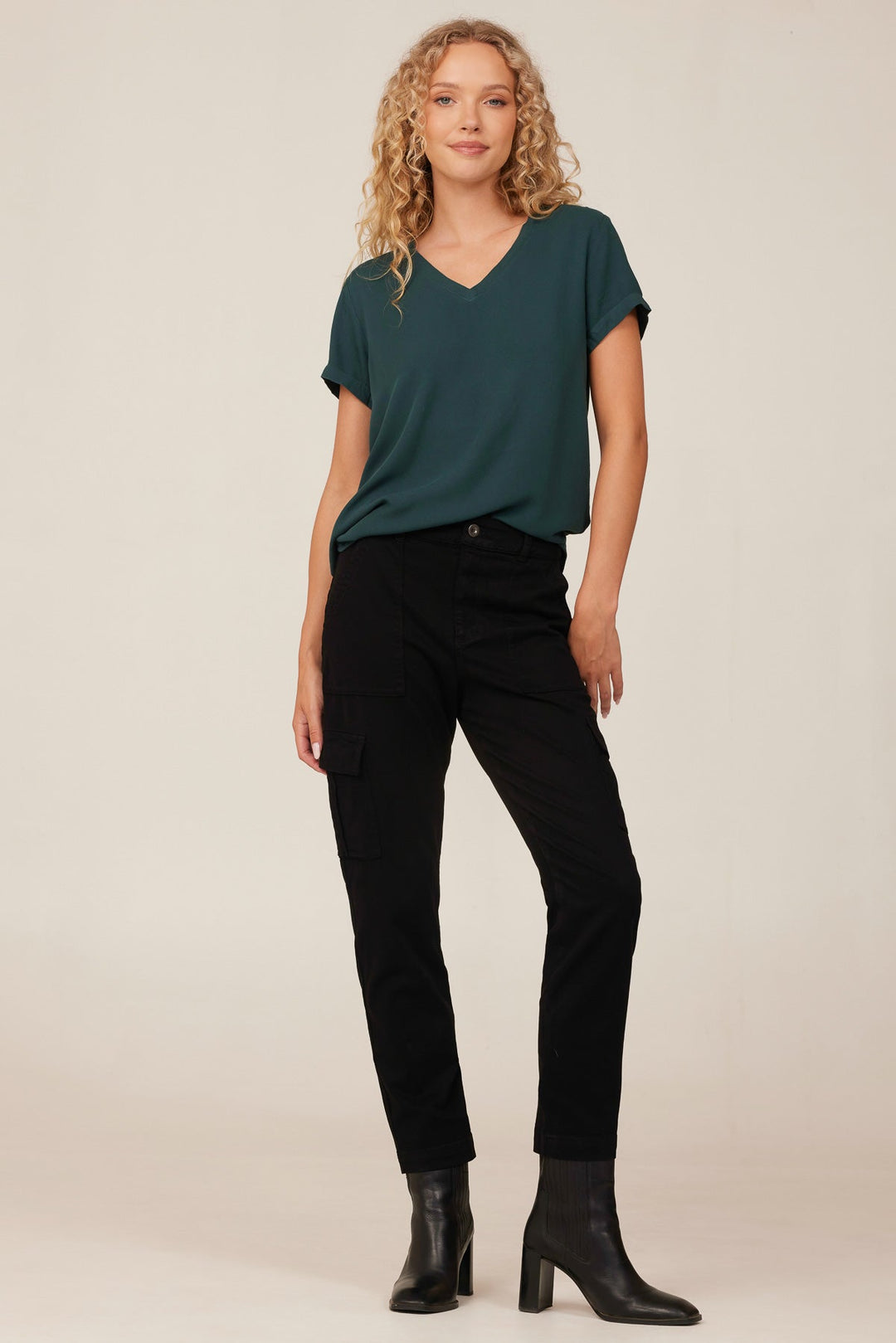 Three Wish brings you the most elegant and attractive Cargo Trousers for  Women.