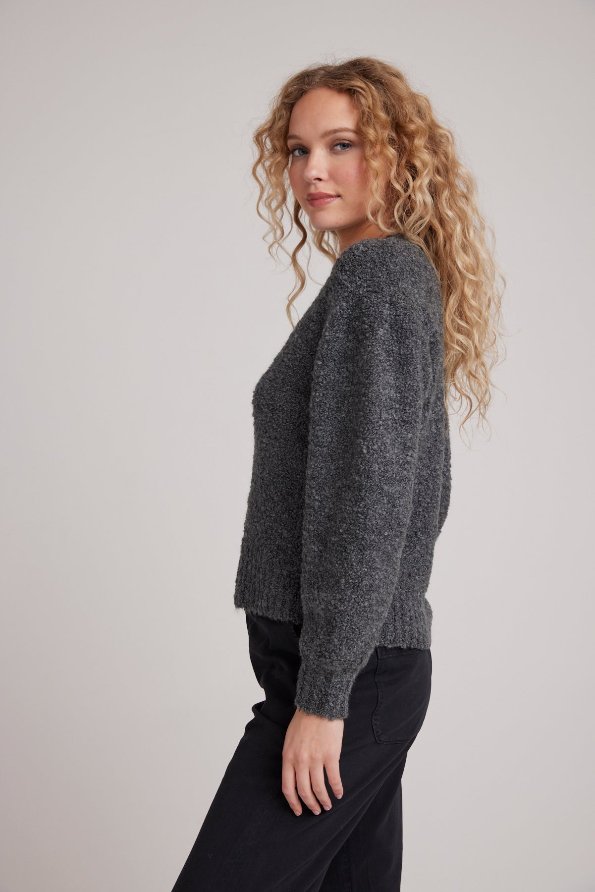 Bella DahlLong Sleeve Crew Sweater - Shadow GreySweaters & Jackets