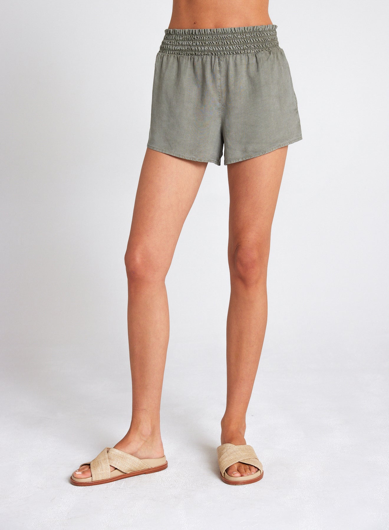 Bella DahlSmocked Waist Tencel Short - Soft ArmyBottoms